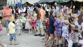 A Míves Emberek Sokadalmát, az egyik legrangosabb Kárpát-medencei népművészeti fesztivált jövőre Nagyenyeden rendezik meg